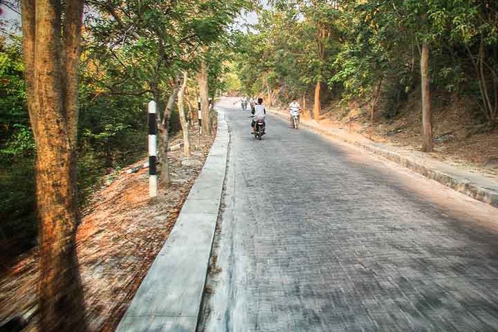 Very scenic road on Koh Larn, overlooking Tawaen Beach