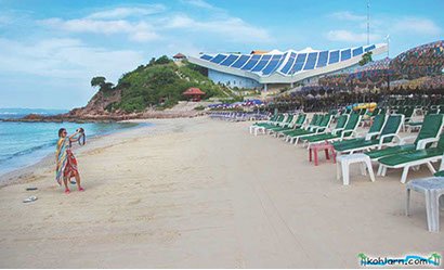 Samae Beach selfie with a DSLR