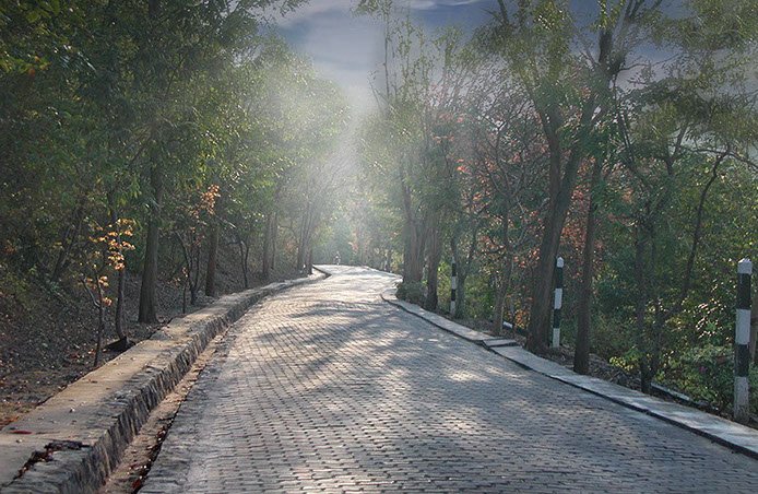 The road to Tawaen Beach on Koh Larn